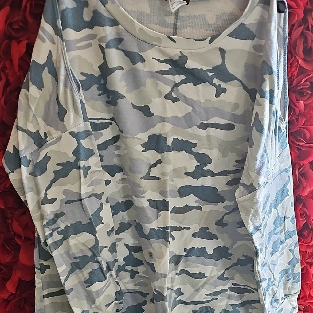 Venus Women's Camo Print Top with open shoulder Size Large
